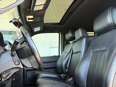 Used 2016 Ford F250 Lariat w/ Lariat Ultimate Package AWD/4WD image 5