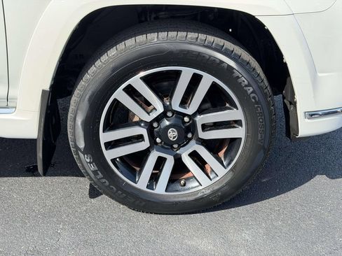 Used 2016 Toyota 4Runner Limited AWD/4WD image 9