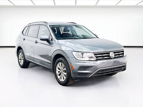 Used 2020 Volkswagen Tiguan S image 3