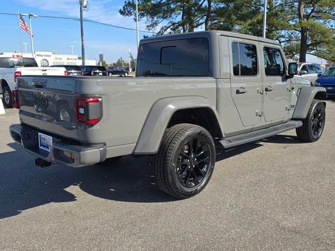Used 2022 Jeep Gladiator Overland image 5