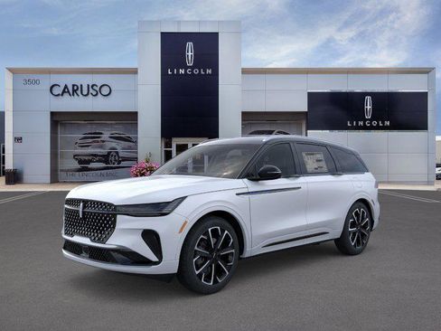 New 2026 Lincoln Nautilus Reserve image 1