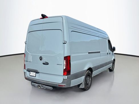 Used 2024 Mercedes-Benz Sprinter 2500 image 6