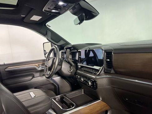 Used 2024 Chevrolet Silverado 2500 High Country w/ Technology Package image 29