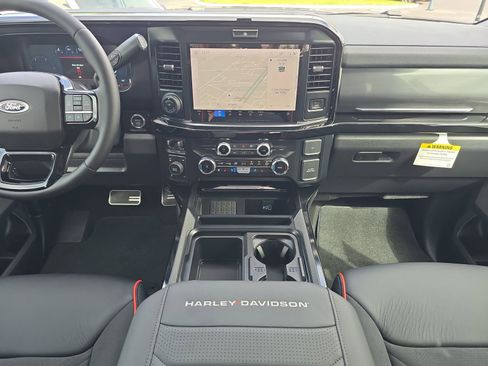 New 2026 Ford F250 Lariat w/ Black Appearance Package image 10