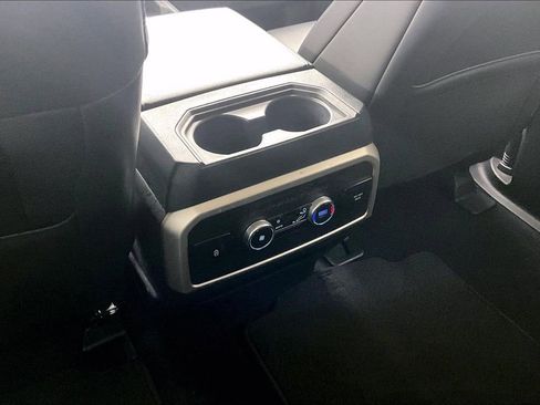 Used 2024 Ford Expedition Max XLT image 34