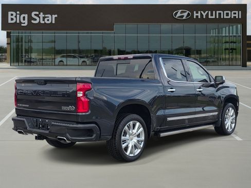 Used 2023 Chevrolet Silverado 1500 High Country w/ High Country Premium Package AWD/4WD image 4