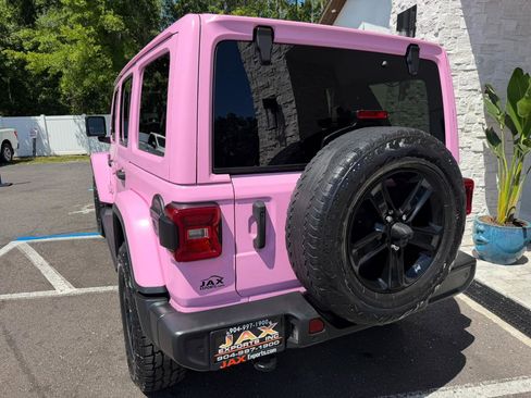 Used 2021 Jeep Wrangler Unlimited Sahara image 14