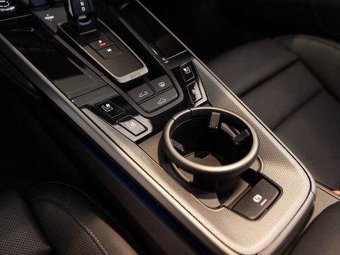 Used 2025 Porsche 911 Carrera image 19