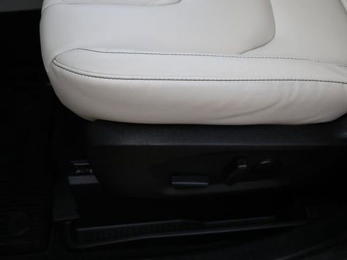 Used 2024 Ford Edge Titanium image 20