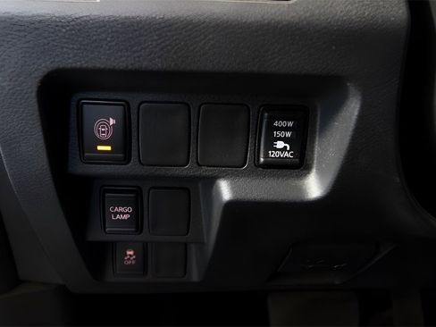 Used 2022 Nissan Frontier SV image 28