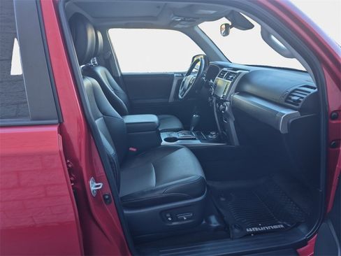 Used 2020 Toyota 4Runner SR5 Premium image 19