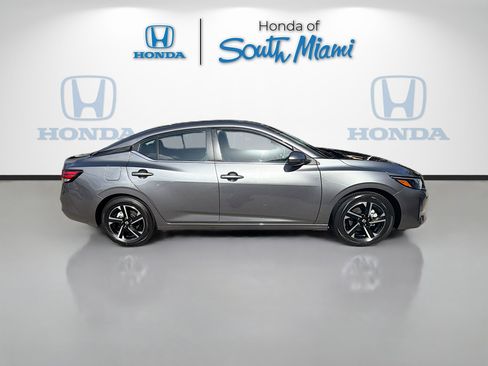 Used 2025 Nissan Sentra SV image 8