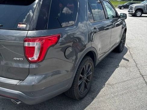Used 2019 Ford Explorer XLT w/ Equipment Group 202A AWD/4WD image 5