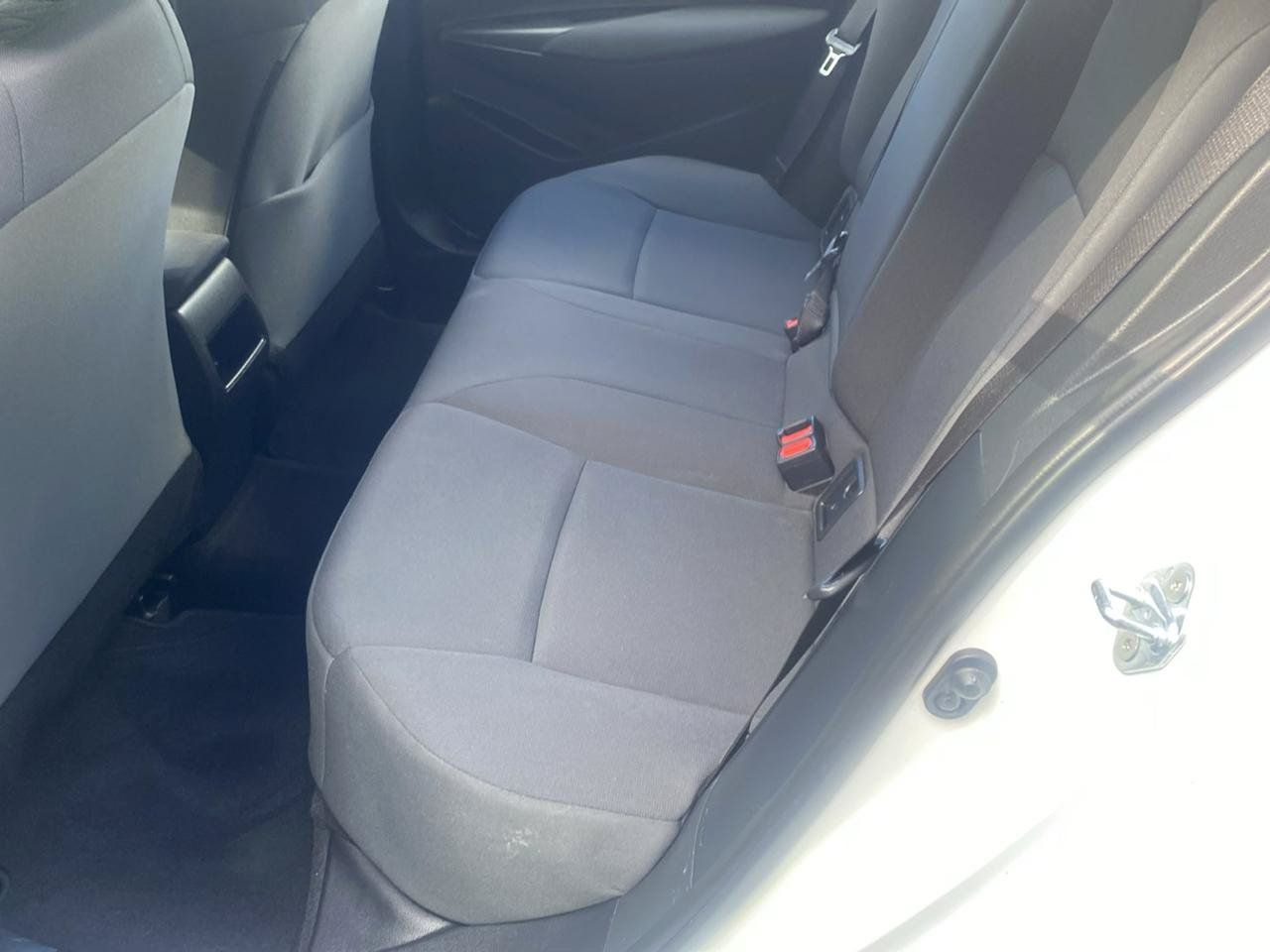 Used 2021 Toyota Corolla LE w/ Carpet Mat Package (TMS) FWD image 9