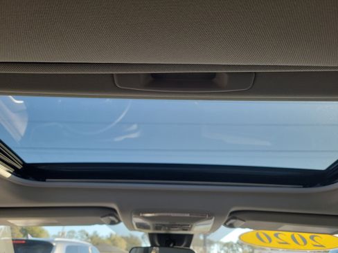 Used 2020 Toyota RAV4 XLE image 20