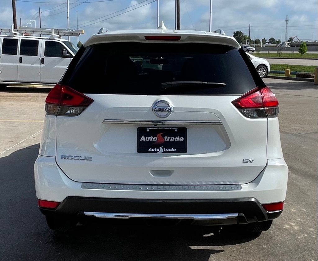Used 2017 Nissan Rogue SV FWD image 8