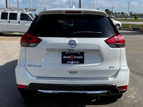 Used 2017 Nissan Rogue SV FWD image 8