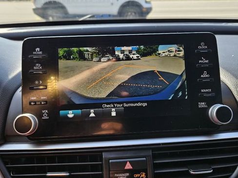 Used 2018 Honda Accord Sport image 19