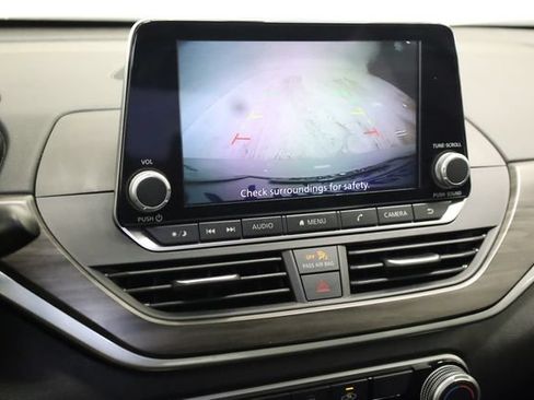 Used 2025 Nissan Altima 2.5 SV FWD image 22