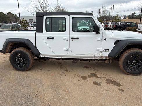New 2026 Jeep Gladiator Sport image 7