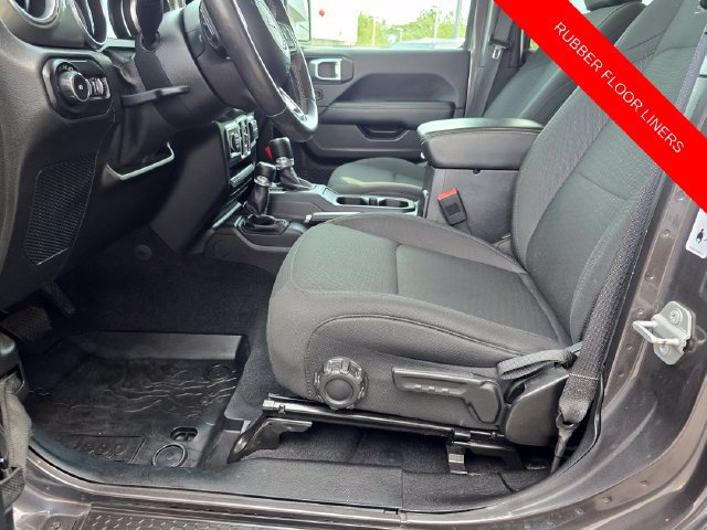 Used 2019 Jeep Wrangler Unlimited Sahara w/ Cold Weather Group AWD/4WD image 8