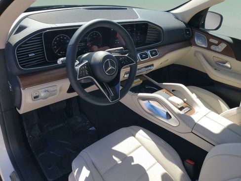 Certified 2026 Mercedes-Benz GLS 450 4MATIC image 19