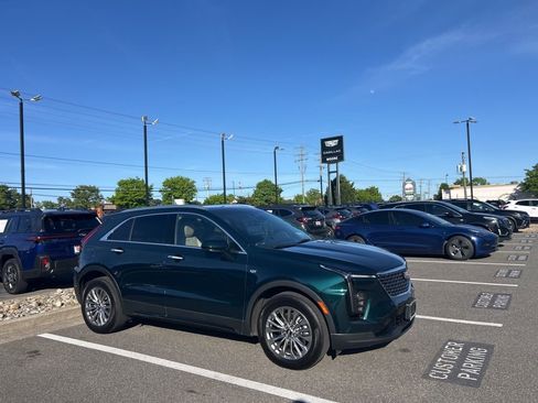 Used 2024 Cadillac XT4 Premium Luxury w/ Technology Package AWD/4WD image 1