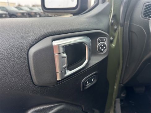 Used 2022 Jeep Wrangler Unlimited Sport image 19