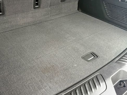 Certified 2022 Chevrolet Suburban LT w/ Luxury Package image 14