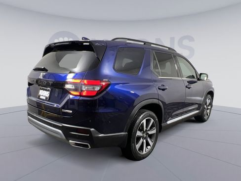 Used 2025 Honda Pilot Touring image 11