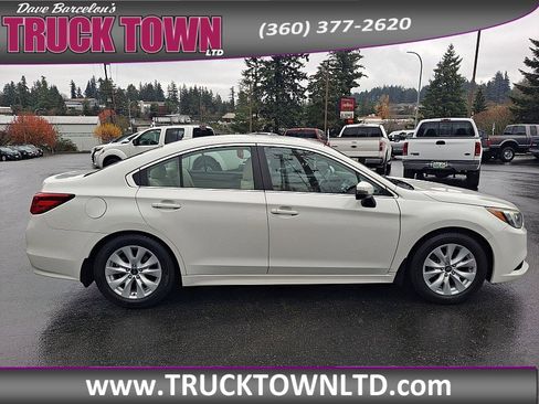 Used 2015 Subaru Legacy 2.5i Premium image 2