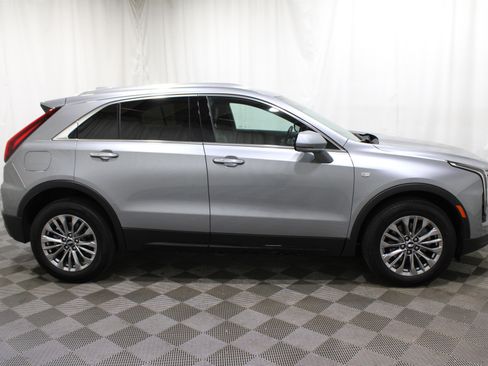 Used 2025 Cadillac XT4 Premium Luxury image 31
