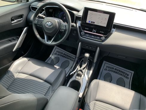 Used 2024 Toyota Corolla Cross AWD Hybrid w/ Convenience Package image 40