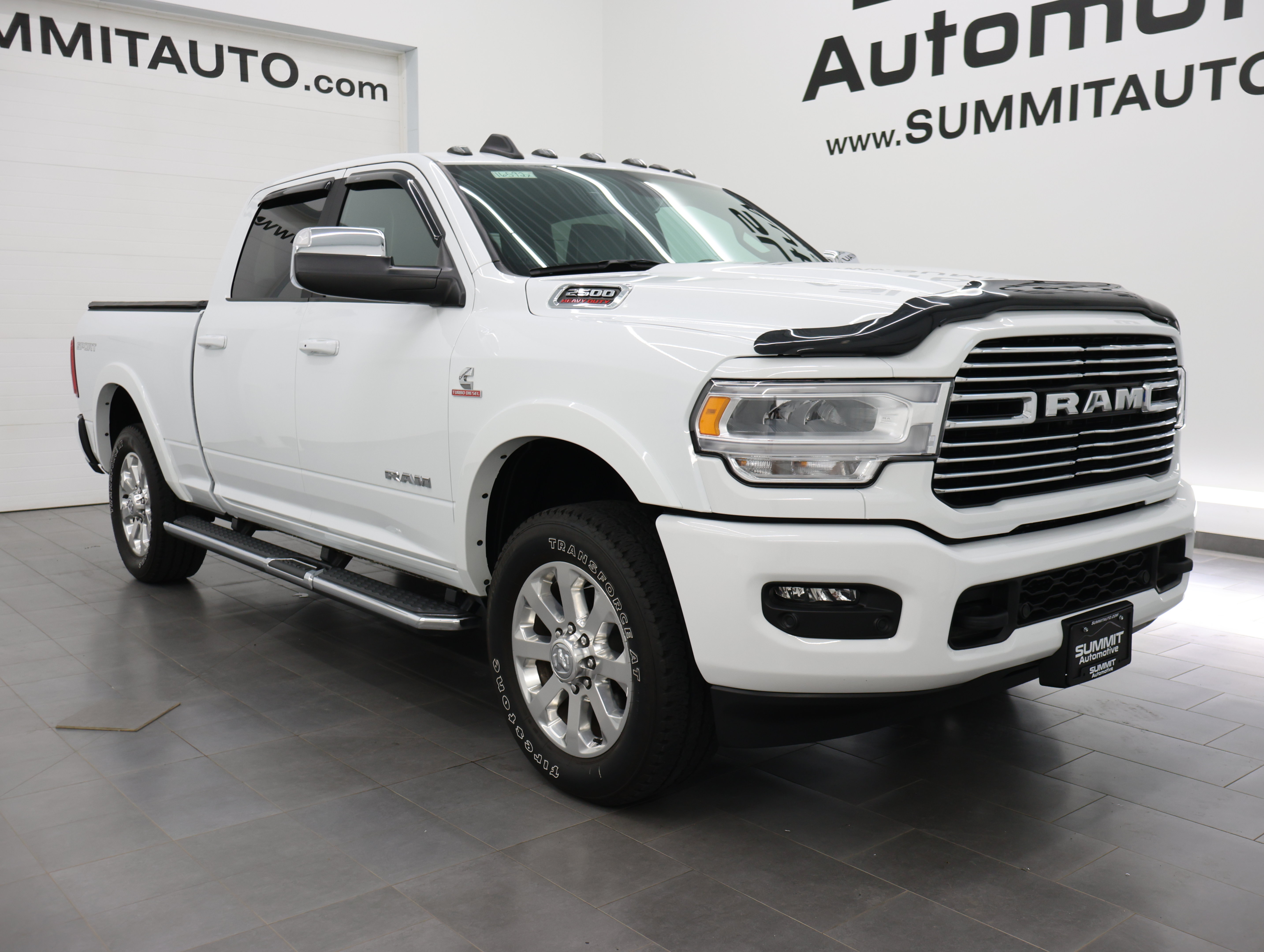 Used 2022 RAM 2500 Laramie AWD/4WD image 2