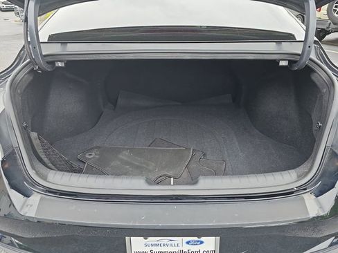 Used 2022 Hyundai Elantra SEL w/ Convenience Package FWD image 14