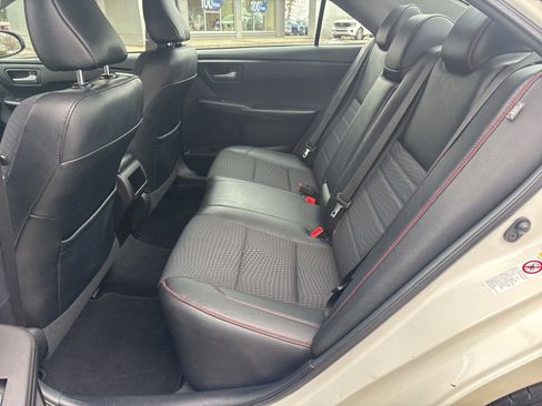 Used 2015 Toyota Camry SE image 34