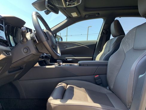 Used 2026 Lexus RX 450h AWD w/ Convenience Package image 16