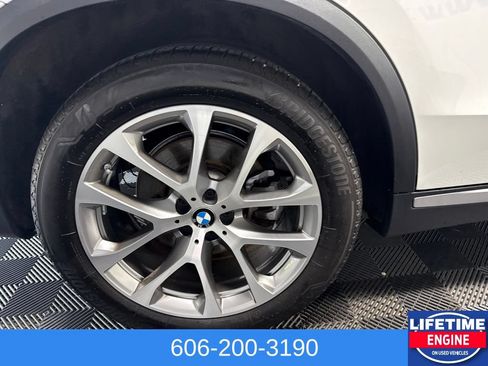 Used 2023 BMW X5 xDrive40i w/ Premium Package AWD/4WD image 6
