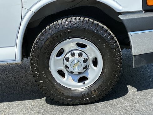 Used 2025 Chevrolet Express 3500 w/ Power Convenience Package RWD image 7