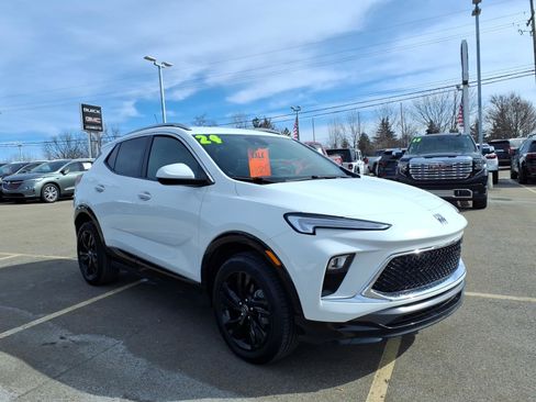 Certified 2024 Buick Encore GX Sport Touring w/ Comfort Package image 3