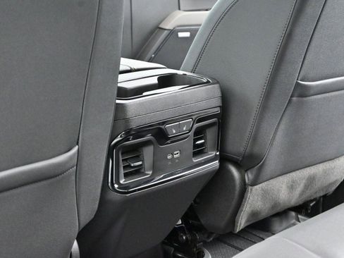 Used 2023 Chevrolet Silverado 1500 ZR2 w/ Technology Package image 30