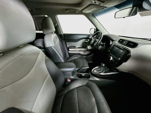 Used 2018 Kia Soul + w/ + Primo LIT Package FWD image 25