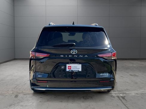 Used 2022 Toyota Sienna Platinum AWD/4WD image 4