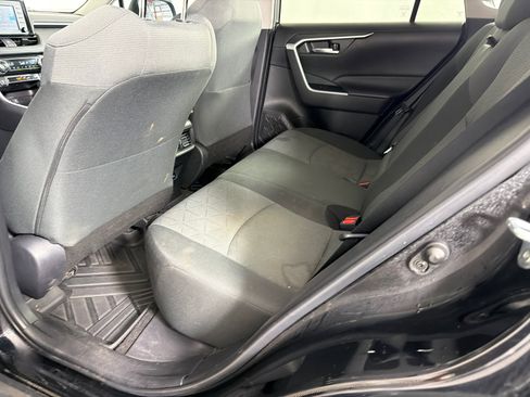 Used 2022 Toyota RAV4 XLE FWD image 20