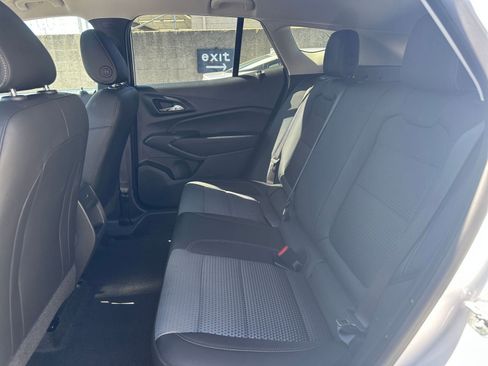 Used 2025 Chevrolet Trax LT image 24