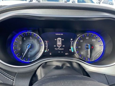 New 2026 Chrysler Pacifica Limited w/ Uconnect Theater Family Group image 20