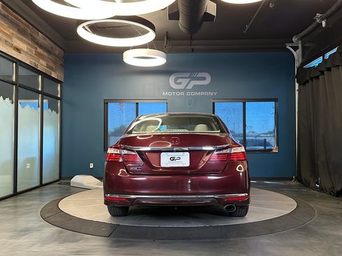 Used 2017 Honda Accord LX image 4