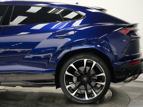 Used 2022 Lamborghini Urus AWD/4WD image 52