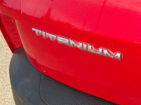 Used 2020 Ford Escape Titanium image 7