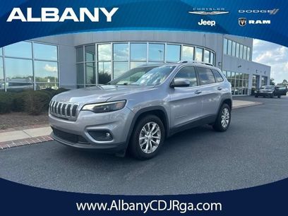 Used 2019 Jeep Cherokee Latitude w/ Popular Appearance Group